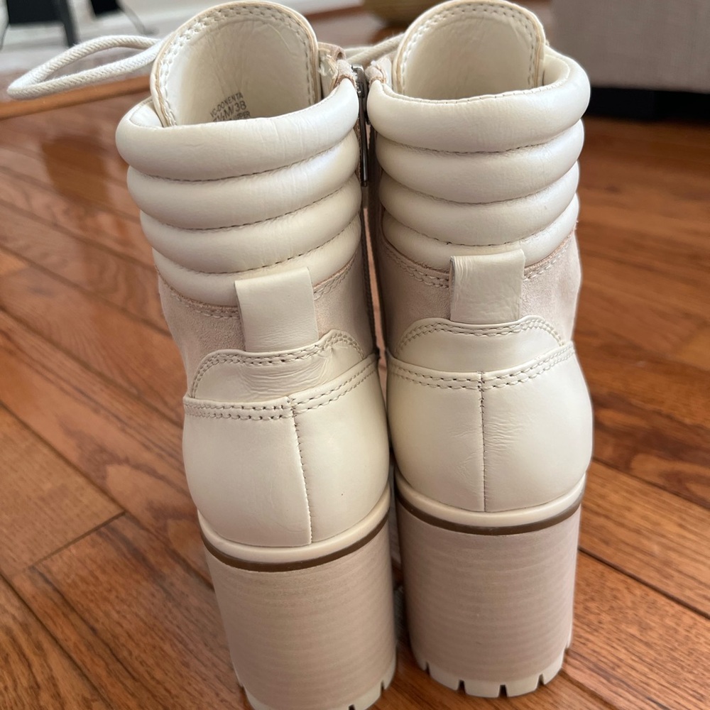 NWOT Vince Camuto Donenta Women's Cream Lace-Up Ankle Boots - Picture 3 of 7
